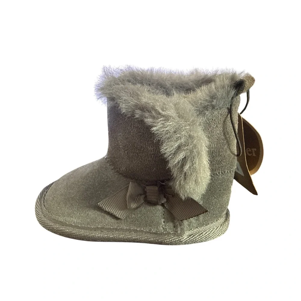 BearPaw NWT FLAWED Mismatch sizes 1 and 2‎ Infant Girls Gray Cozy